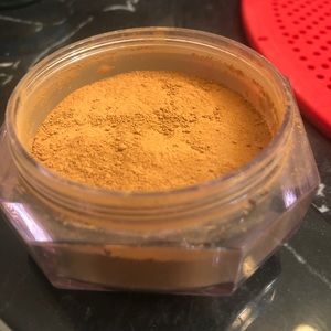 Fenty Beauty Pro Filt’r Setting Powder- Hazelnut